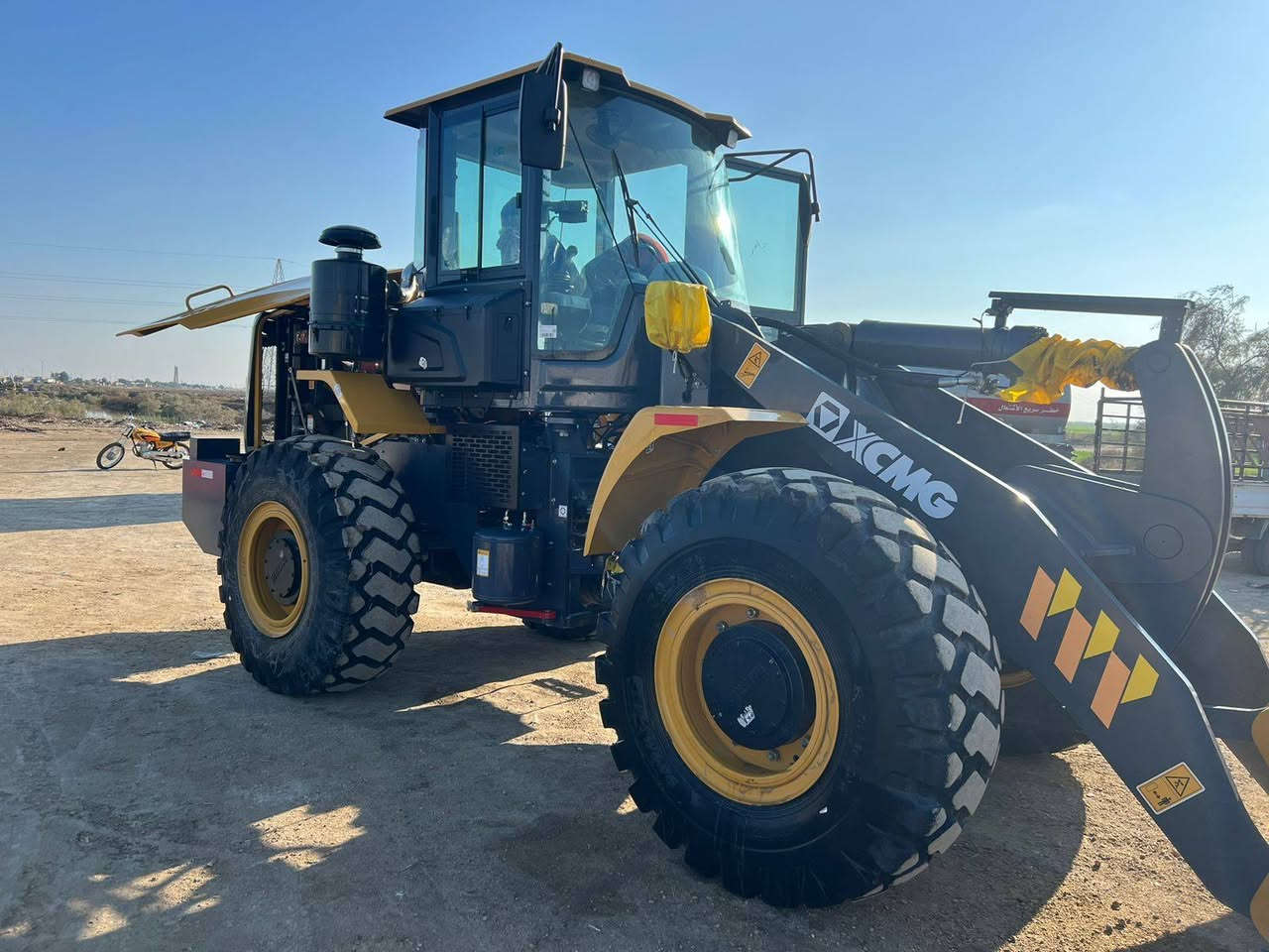 شفل لبيع موديل 25 زت ال حجم 40 جديد .رقم ***********
