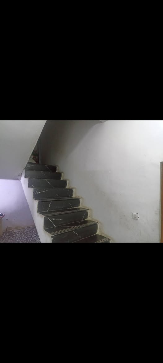 السلام عليكم
بیت للبيع 200م ب 4000 واجهيه 10  نزال 20 بيه محل مرتب مال حلاقة طابقين ✨🏡 ✨
📍 
📌 الموقع: أبو غريب - الحصوه - النصر والسلام
📐 المساحة: 200م
🔢 رقم القطعة: 4091
💰 السعر: 110 مليون
✅ بيه مجال 
📞 للاستفسار والاتصال:
☎️ ***********
☎️ ***********
