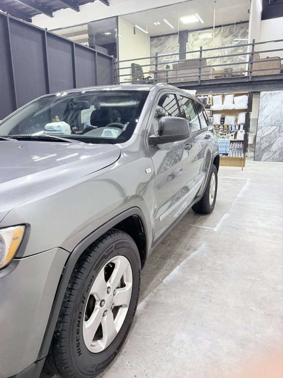 جيب لاريدو
موديل 12 
وارد امريكي 
بيه 3 قطع صبغ  وكرت  بدون دواخل فتحه كشن كهرباء بصمه ابواب  محرك  6 سلندر 3600  جاهزه مابيه اي نقص  تخم تاير حداديه محرك جديد رقم بغداد تحويل سعر 147 وبيه مجال عنوان الصويره.  ***********
