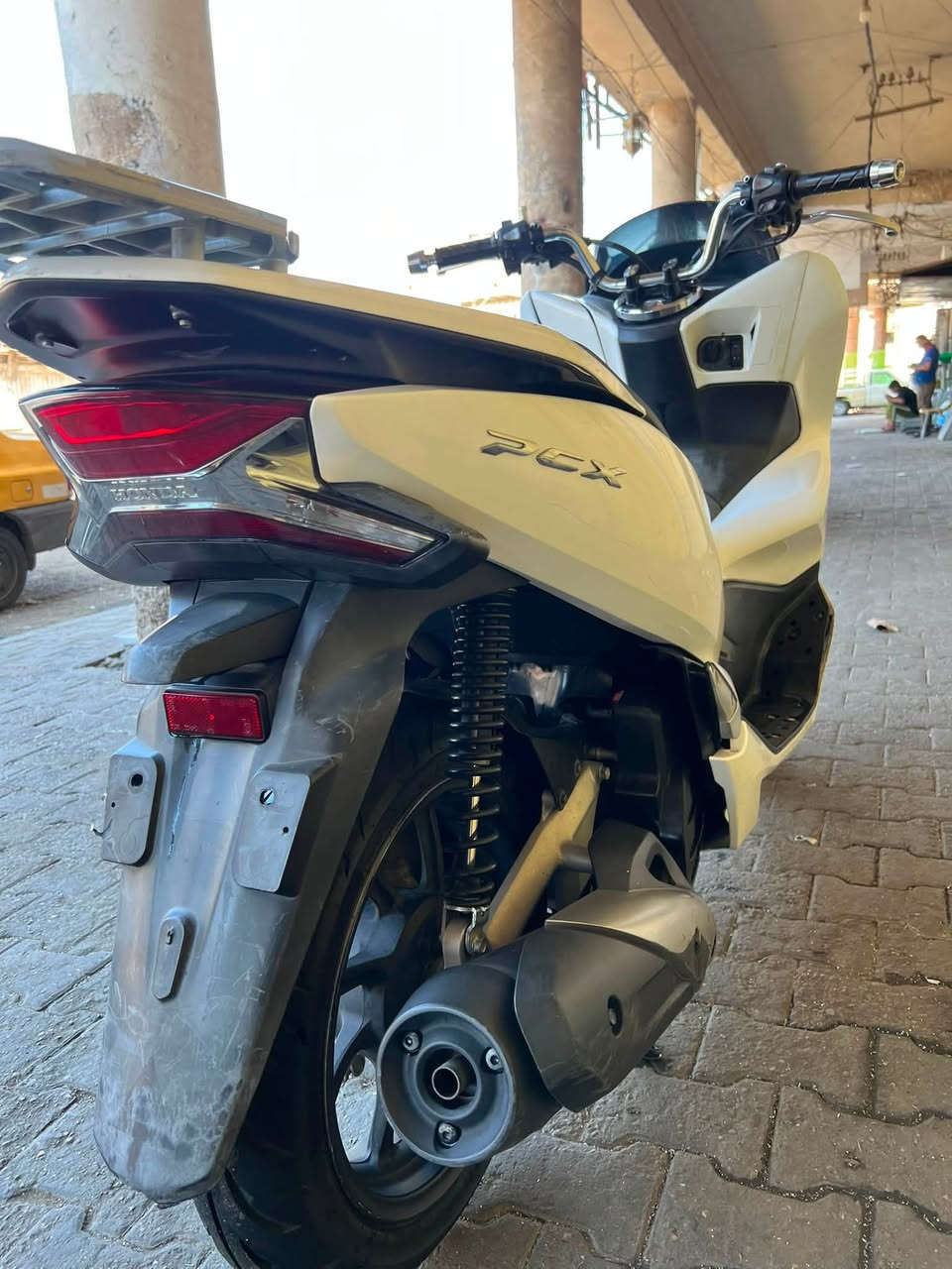 السلام عليكم
دراجة pcx جيل ثالث ياباني JF مكفوله كفاله عامة من كلشي

ماشيه 30الف حقيقي السعر 19 شراي تصل ع رقم ***********
