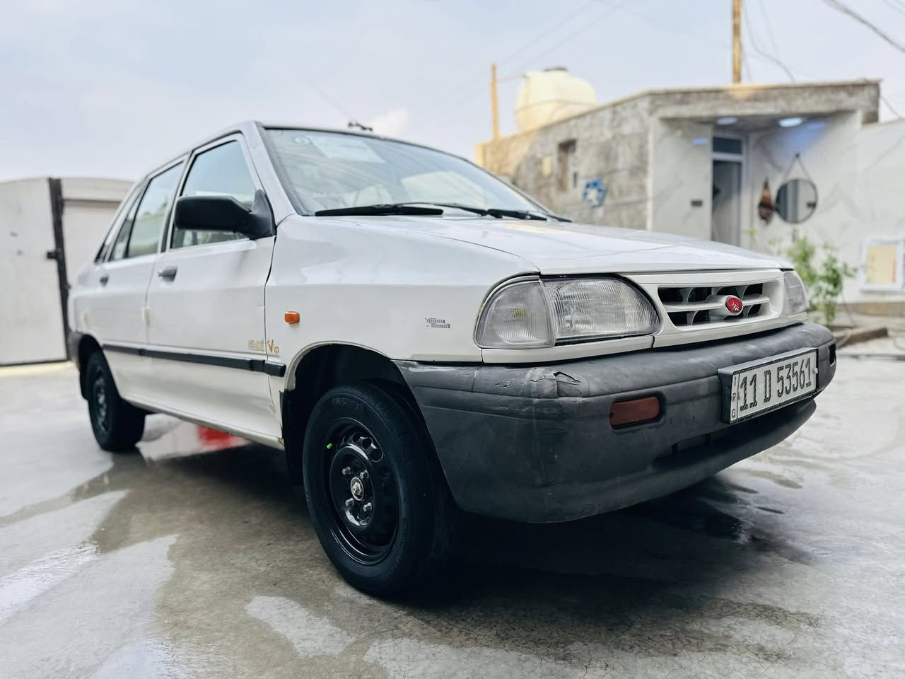 السلام عليكم
سايبا 2011 مكفولة من الضربة 
البنيد بي فابلون ونشال الصبغ وبدلته فقط 
شواصي كفالة 
كير ومكينة كفالة 
تخم تاير 
دوشمة 
سيارة جديدة وخير من الله 
السعر 38$ وبيها مجال 
مكاني بغداد البلديات 
***********
