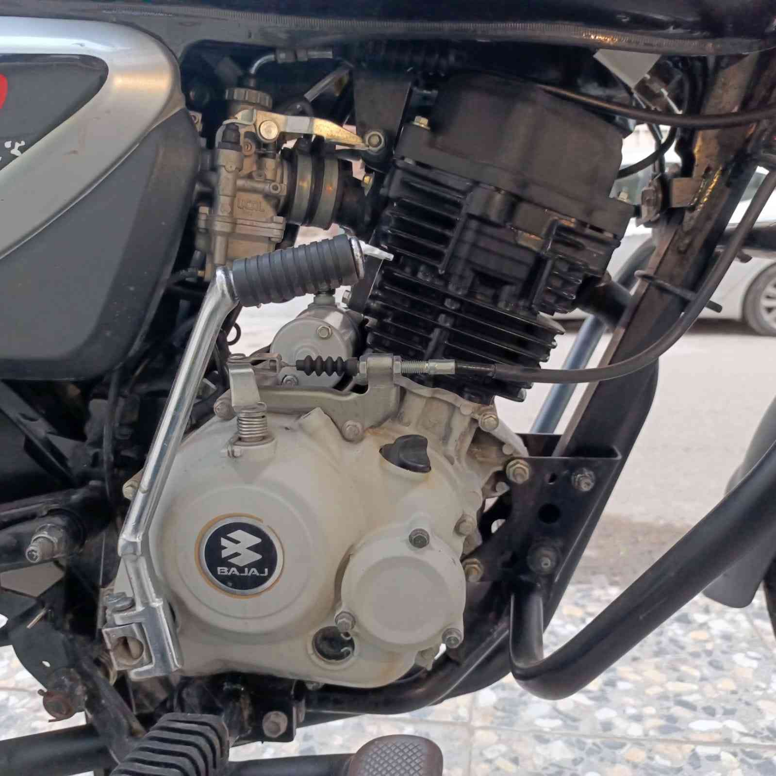 دراجة بوكسر للبيع موديل 2023
دراجة مناقصهة اي شي كاملة من كلشي
بيها ملاحضة رصعات بلتانكي فقط تراي 
الدراجة زيرو وين متريد جيب فيتر وياك وتعال فحص وبخدمتك عنواني بلديات صحفيين 
تواصل ***********
السعر 2700ثنين وسبعمية مجالهة شي بسيط
