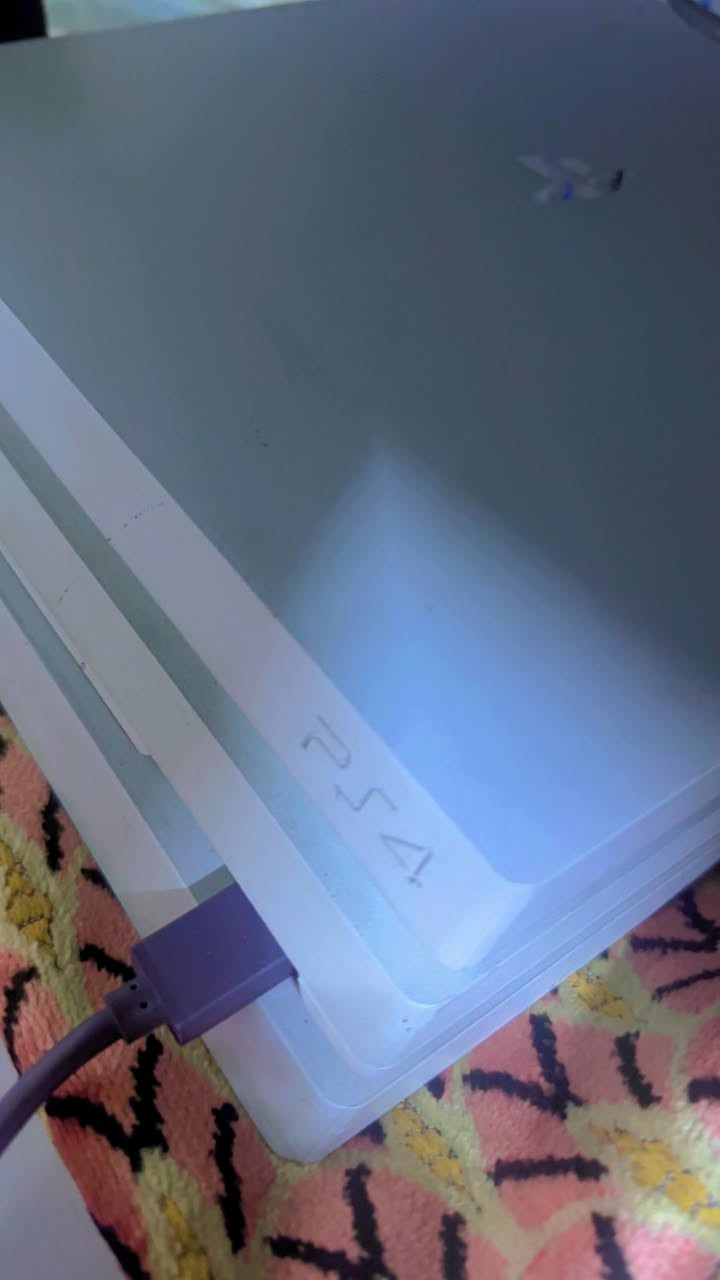 بلي 4 برو مساحته تيرا مهكر نظام 11 بيه العاب نظيف مامفتوح سعره 320 او مراوس باكس بوكس سيريس اس نظيف


**إذا كنت صاحب هذا الإعلان وتريد حذفه لأي سبب، رجاءا أرسل رسالة إلى الدعم الفني**