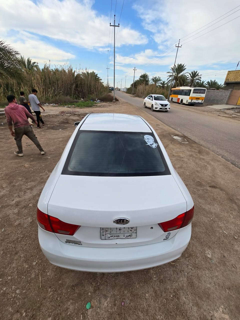 ﷽
السلام عليكم شباب
الأسم / كيا اوبتما
الون / ابيض غير محدد
موديل / 2009 
حجم المحرك / 2000. دوش
كير / اوتوماتيك +عادي
السعر / 90وبيه مجال قليل
مواصفات 
 تحكم استيرن جهتين  
تخم تاير جديد 
 دوشمه جديده
 مري ام الشاره
سياره احله من الصور 
السياره بيه قطع صبغ ابيع حزام وتبديل الجاملغ فقط
كير مكينه قبل سبوع شادهن وبيهن وصل ضمان
سنويه بسمي  
بيع فقط 
الاستفسار ***********
مكان ذي قار الناصريه مركز
