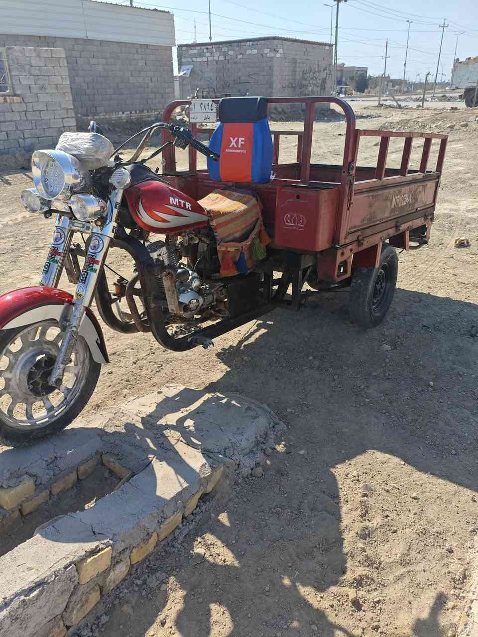 موديل 2011 رقم وسنوية ابيض مداور ثاني يوم ستوته ناشفة مكفولة من لحيم سعرها 1250 وبيها مجال للشراي ***********
