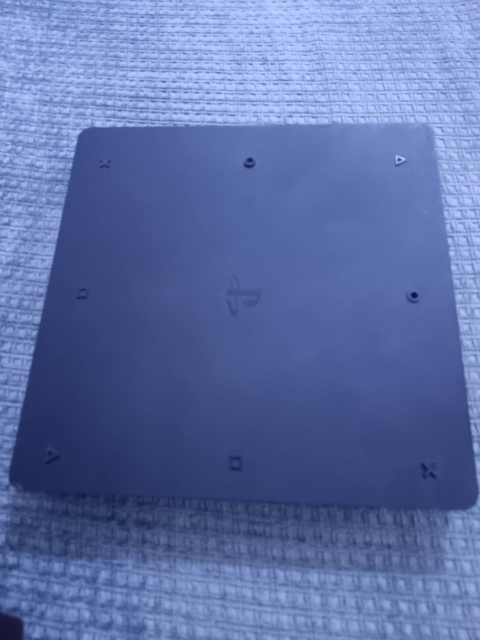 سوني 4 للبيع جهاز نضيف وكامل ملحقاتو.  مهكر.  ذاكره واحد تيره
***********.
