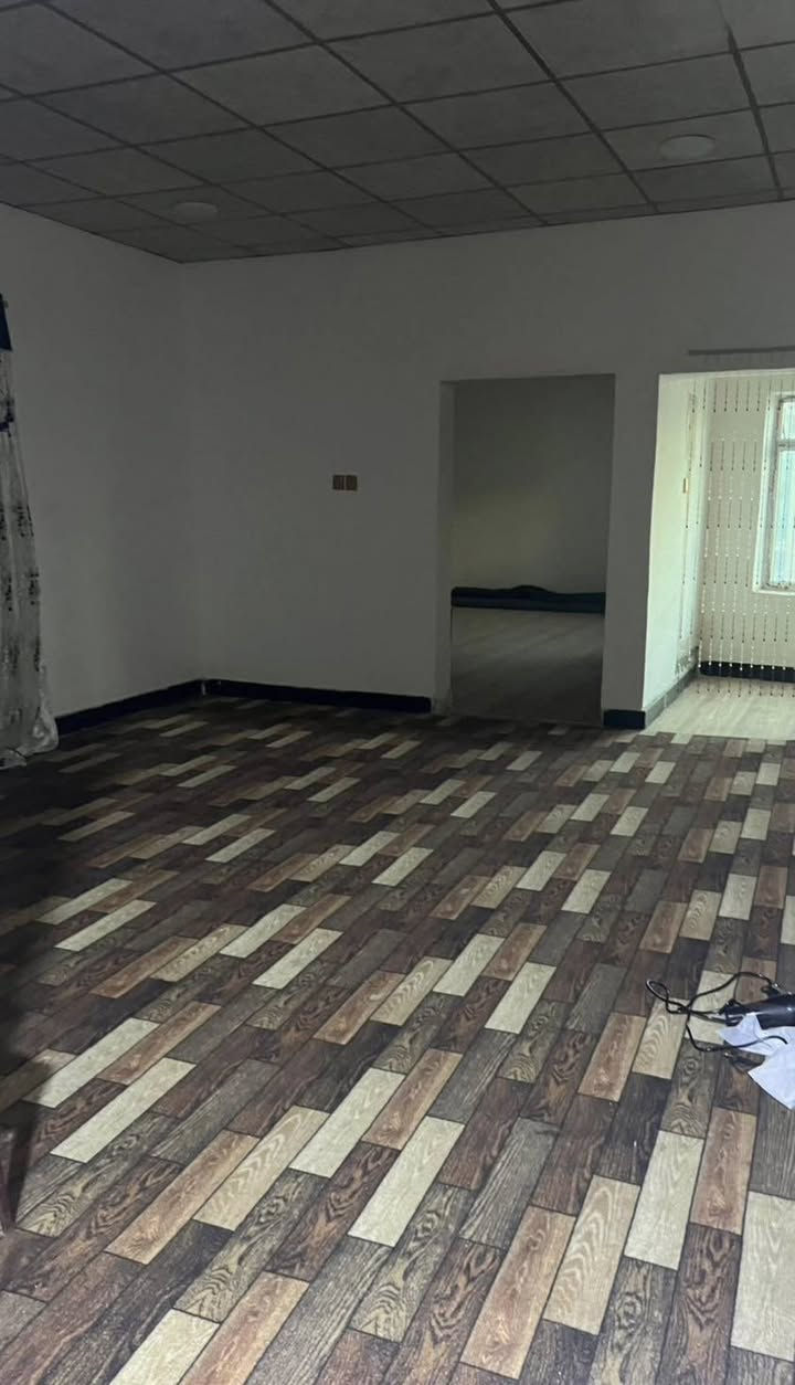 المساحة: .172 م²
سنة البناء: 2018 والترميم 2024
نوع البناء :بلوك
طابو عراقي وبيه وكالة
الطابق الأول: غرفة نوم + استقبال + صالة + مطبخ + حمام)
الطابق الثاني :3 غرف نوم + استقبال + حمام
ابو الخصيب شارع محولة الزهير
أقرب نقطة دالة: عيادات الكوثر 
💰 السعر المطلوب:115 وبي مجال
***********
