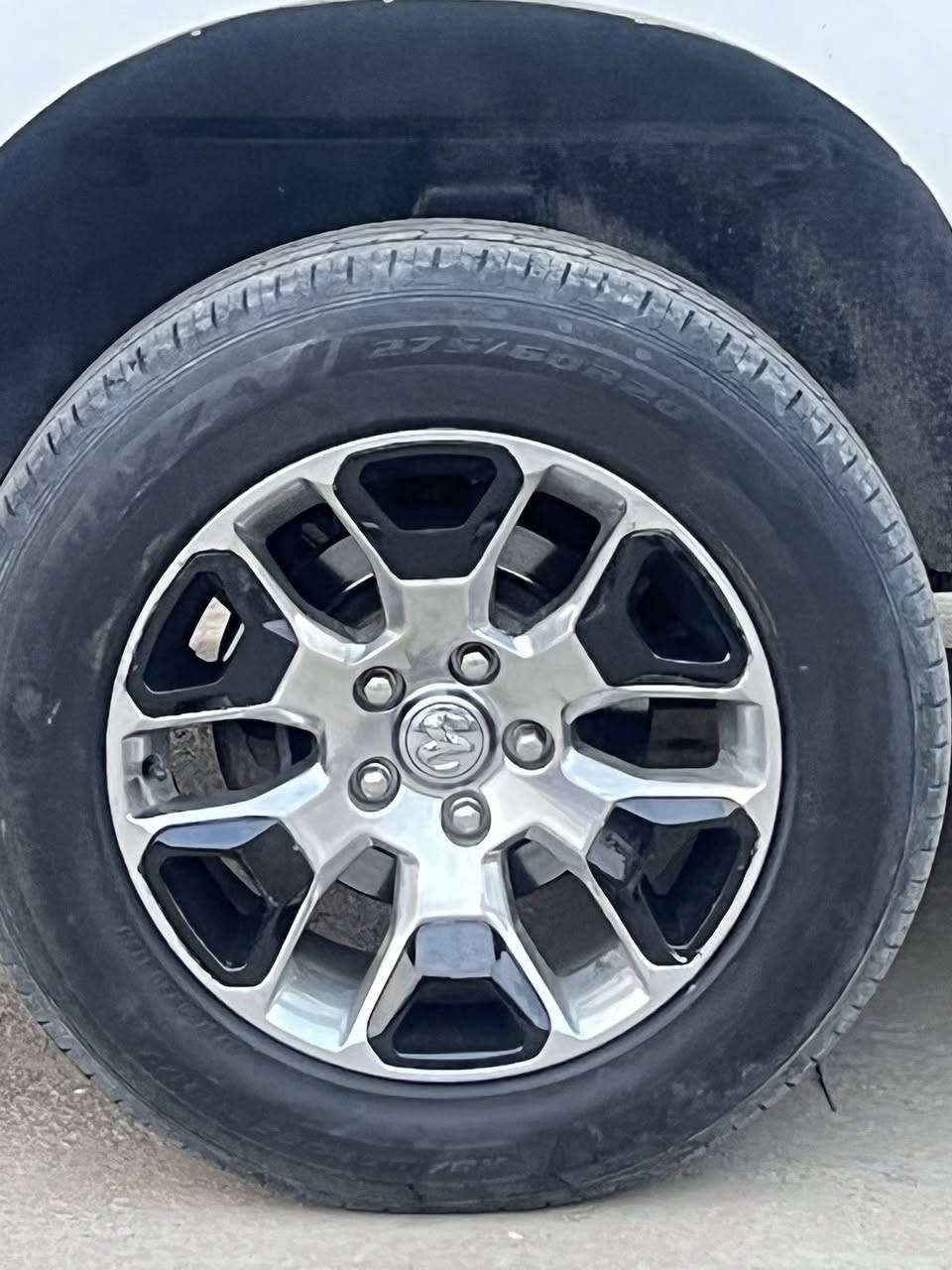 معروض للبيع فقط
رام بك هورن باب طويل بدي قصير 
# رقم اربيل أربيل جديد بدون ضريبة 
# المواصفات : BIG HORN 
# الموديل : 2018 
# الشاشه : حجم كبير 
# البصمه : عدد 1 
# تحكم ستيرن كامل 
# جامة السايق والصدر أوتوماتيك 
# معروفه مواصفات البك هورن من جكمجات وقاصه سريه وثلاجه ومنافذ شحن 
# تحكم بكشن السايق فقط 
ادامه مسويلهه قبل شهر (تنظيف غرف الاحتراق)

#### 🔴🔴الحادث مرفق بالمنشور اضافه للحداث بابين مالت الصدر والخلفه مصبوغات بالعراق يعني بشكل عام 4 قطع صبغ وخشم الشاصي ببدايته فقط تجي
السعر 175

للتواصل (فيسبوك ، واتساب ، اتصال مباشر)
***********
موقعي نجف - كوفة
