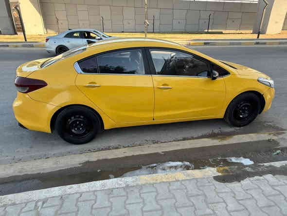 السلام عليكم 
سيراتو 2016 شكل ال17 
خليجي السياره خير من الله 
مكينه كير لا تنقيص ولا تبخير 
السياره بيها طخه بلبنيد بدون لا شاصي ولا لغد 
مواصفات فول مواصفات من عده الفتحه. 
بصمه 
بصمت ابواب 
شاشه +كامره  
تحكمات ستيرن 
حساسات
وضيعات قياده 
تتفئه كشتات وستيرن
كشنات جلد 
مري شفط 
جنطه ذكيه  
وبعد بيها هواي مواصفات 
السياره جاهزه من صدر امامي خلفي 
تخم تاير 
السياره بسمي رقم جديد 
سنويه ل28 
هزه جديده 
مصفره هيئه غرامات 
السعر112 وبيها مجال. 
مكان السياره بغداد 
***********
