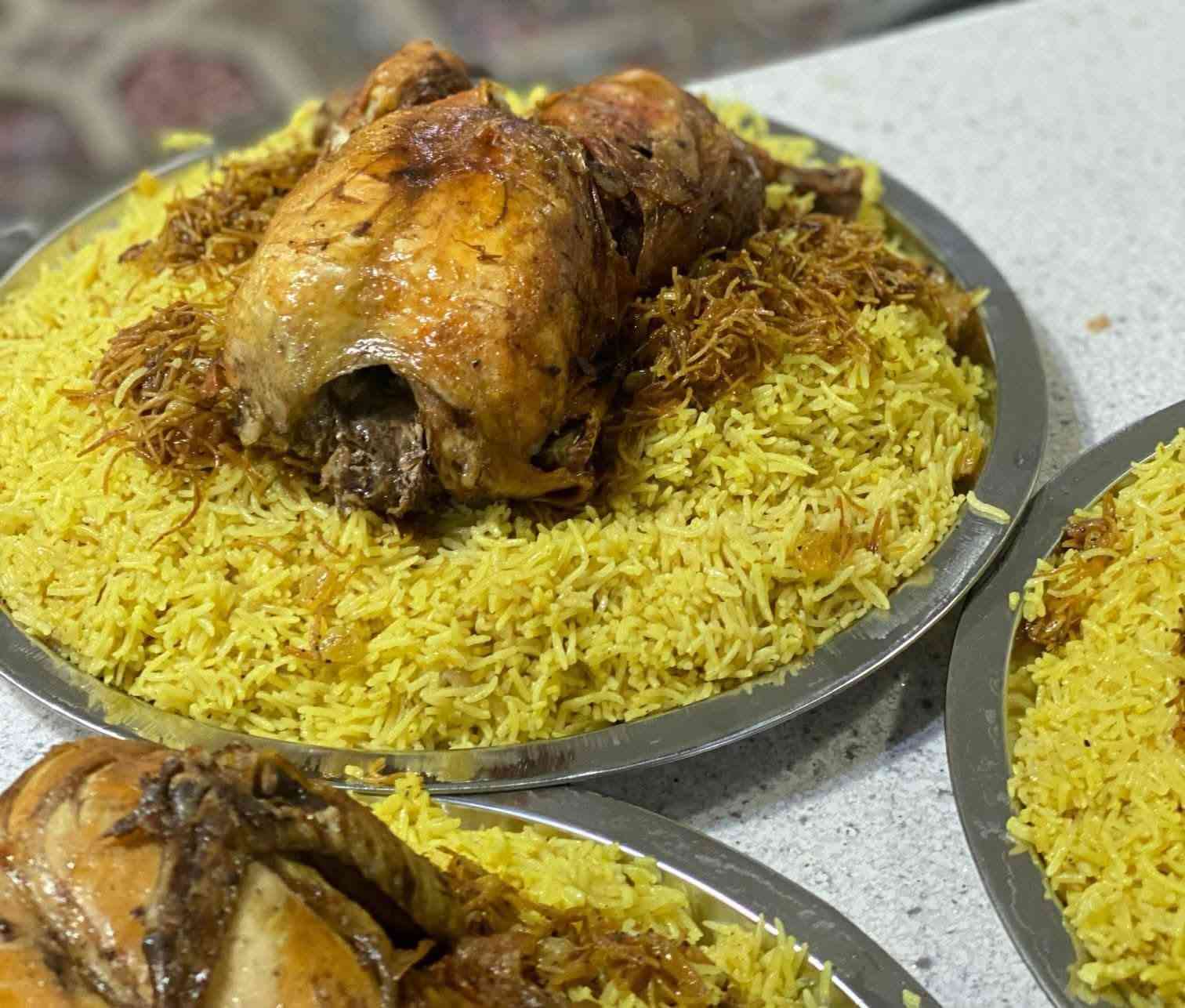 ا للهم صل على محمد وآل محمد
طلبية عزيمة دليمي دجاج ٣ صواني
حسب الطلب ودولمة والف عافية🤤😍 
حجز خاص ***********
يوجد توصيل خانقين
العنوان تولة فروش
نستقبل طلاباتكم بكل حب 😍🤤
