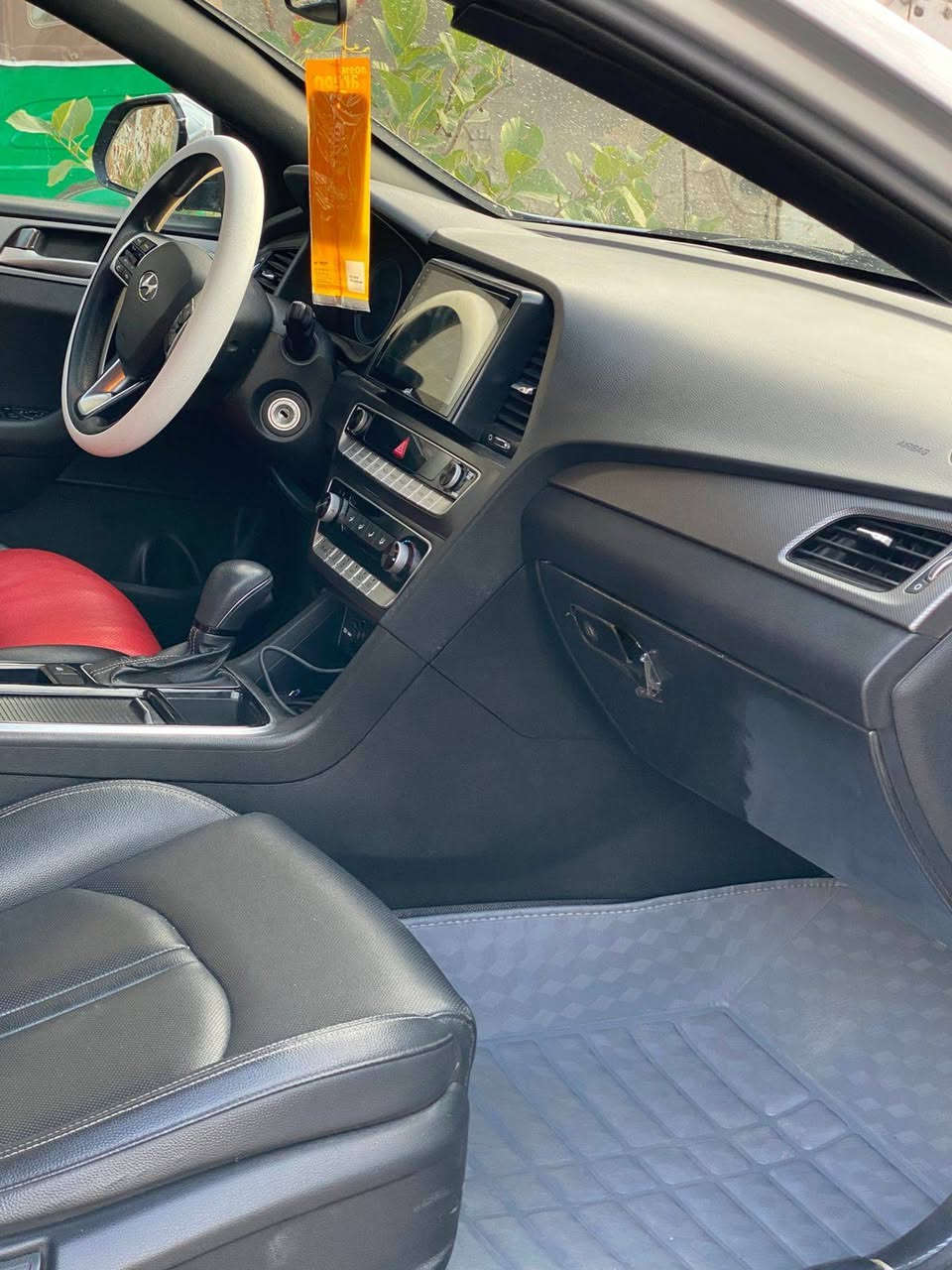 سلام عليكم  البيع سوناته مديل2021 سياره  كفاله ما عده الصبغ وكوري ما مكفول من صبغ بيها صبغ قطعتين بكوريا الجاملغات الماميه وبيها دحكه بسيطه باب خلف صدر رقم اربيل بيها وكاله بأسم شركه وسياره شوف العين السعر 168 بيها مجال قليل *********** القرنة, البصرة
