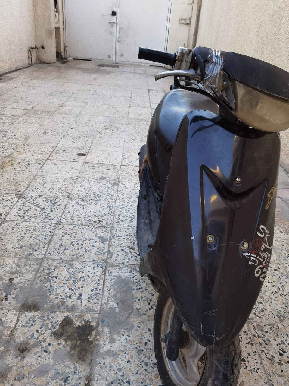 السلام عليكم 
عصفورية هندر واحد تشتغل
نضيفة كفرات نضيفة
وتمشي كهربائيات واشاير كلها شغالة رايدها قفل 100 مكاني بغداد الحبيبية رقمي *********** تجي تفحص وتاخذها
