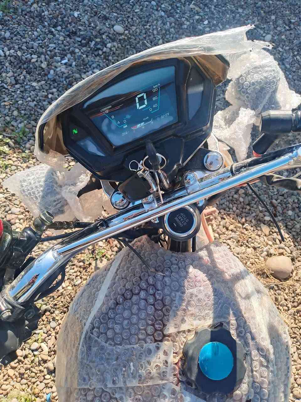 للبيع سيفان 2025 
5 كير ماشي 370 كيلو
دبل سويج دبل بصمة
السعر 850 
***********
