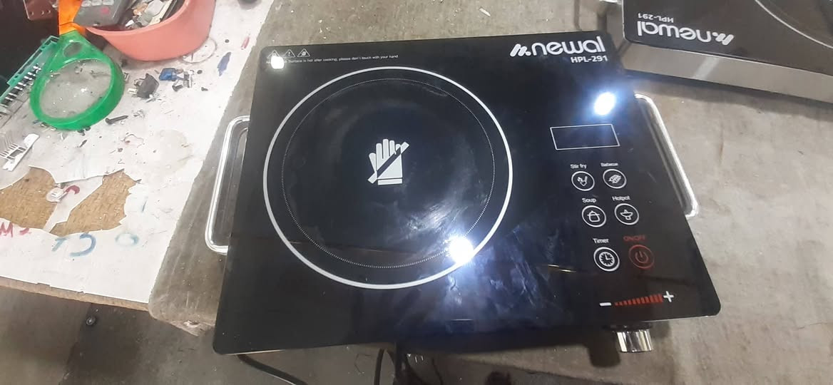 عالم الالكترون لتصليح شاشات البلازما والاجهزه إلكترونية وطباخات ليزري وتصليح مراوح شحن ويتوفر كنترول للشاشات بلازما وستلايت طوز سوق الكبير مقابل مطعم بازروز ***********
