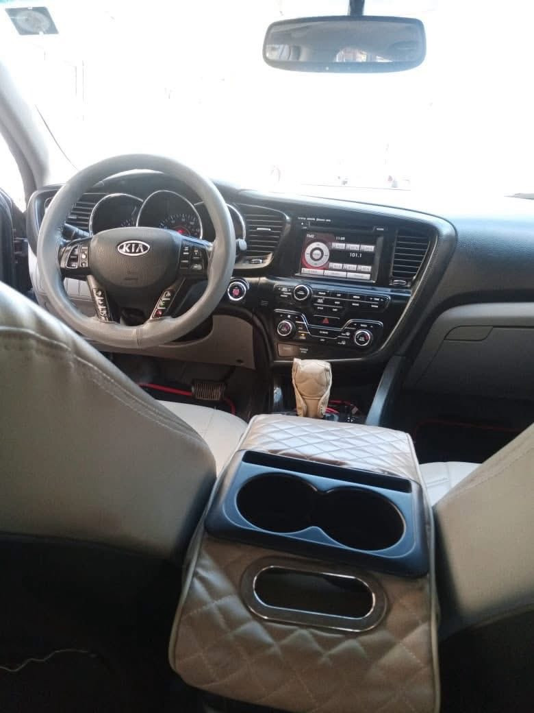 السلام عليكم كيا اوبتيما ٢٠١١امريكيه حادثهه جاملغ فقط بدون دواخل لسياره فول مواصفات ١/١جاهزه كير محرك خير من الله 
رقم بغداد دولي بيهه صبغ ٥قطع اثر جراد العنوان بغداد للاستفسار اتصل ***********
السعر ٩٧وبيهه مجال
