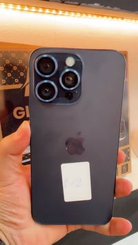 * ايفون 📲 15 برو ماكس * لون نيلي مميز  * بطاريه🔋 90 * ذاكره 256  * شرق...