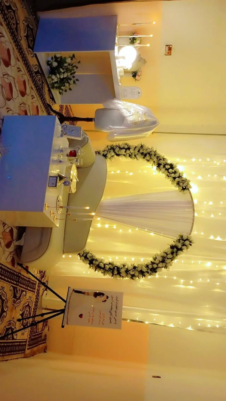 العيد قرب… والفرح بعده محتاج لمسة تخلّيه يبقى ذكرى عمر ✨
إذا عندكم عقد خطوبة أو عرس في أيام العيد
خلو لحظة التصوير والفرح تكون مميزة بكوشة أنيقة تليق بالمناسبة 💍🌸
كوشات مرتبة… حضور يلفت النظر… وصور تبقى ذكرى جميلة.
📞 للحجز والاستفسار: ***********
📱 واتساب متوفر
الحجز مفتوح لأهالي محافظة بابل
والعدد محدود في أيام العيد… بادروا بالحجز قبل اكتمال المواعيد.
#بابل #المحاويل #كوشات_الأعراس #فرحكم_يستاهل ✨
