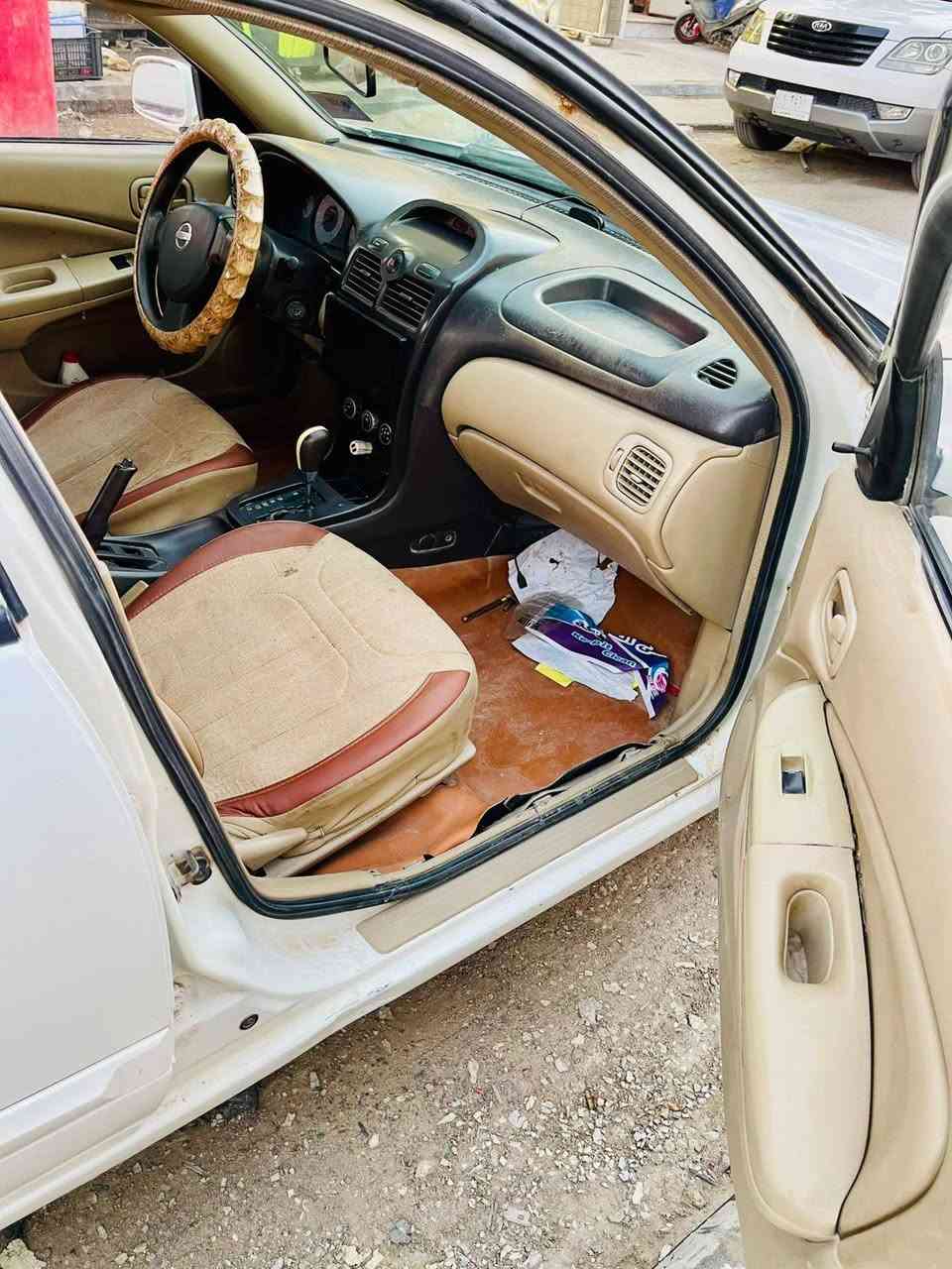 نيسان صني  2009 مكفول فقط  خشم البنيد اقل الشبر بارد
وبيها طخه بلدوسه 

مكينة حاويه شرط بعده بلكارتون قبل سبوع شاده  ب600 

فقط كيرها بي ضعف شوية 

كشنات جلد 

ارضية جلد 

شاشه وكامره 

حداديه جديده 

باتري جديد سلف جديد 

نوزلات جدد بلكات سياره توني مسويله ادامه 

رقم بصره مشروع وطني بسمي تحويل ثاني يوم مامطلوبه

السعر 88 بي مجال قليل 

 اتصل وبيك خير ودلل 👈.      ‏‪***********‬‏
