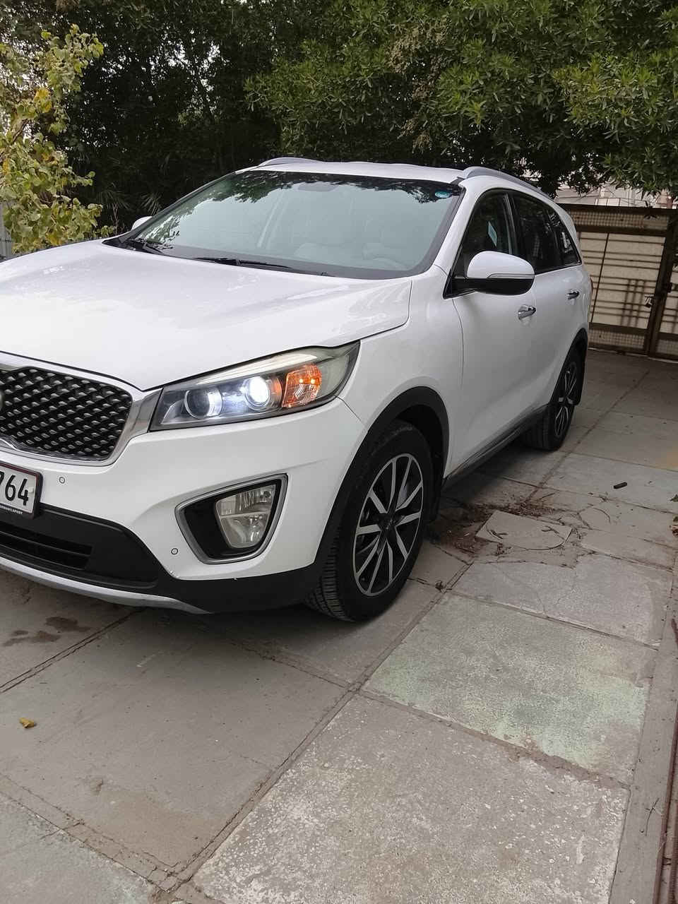 سورنتو 2016خليجي السياره مكفوله بيه بارد باب السائق وبارد باب الصندوق كير محرك حداديه مكفول منضومه تبريد جديده   بيه شخوط باب السائق  المواصفات  مري شفط ترحيب عند الاقتراب مودات قياده حساسات امامي خلفي السياره جاهزه كلشي ما ناقصه رقم اربيل تريد تحويل تريد وكاله السعر (215) وبيه مجال مكاني بغداد الزعفرانية  ***********
