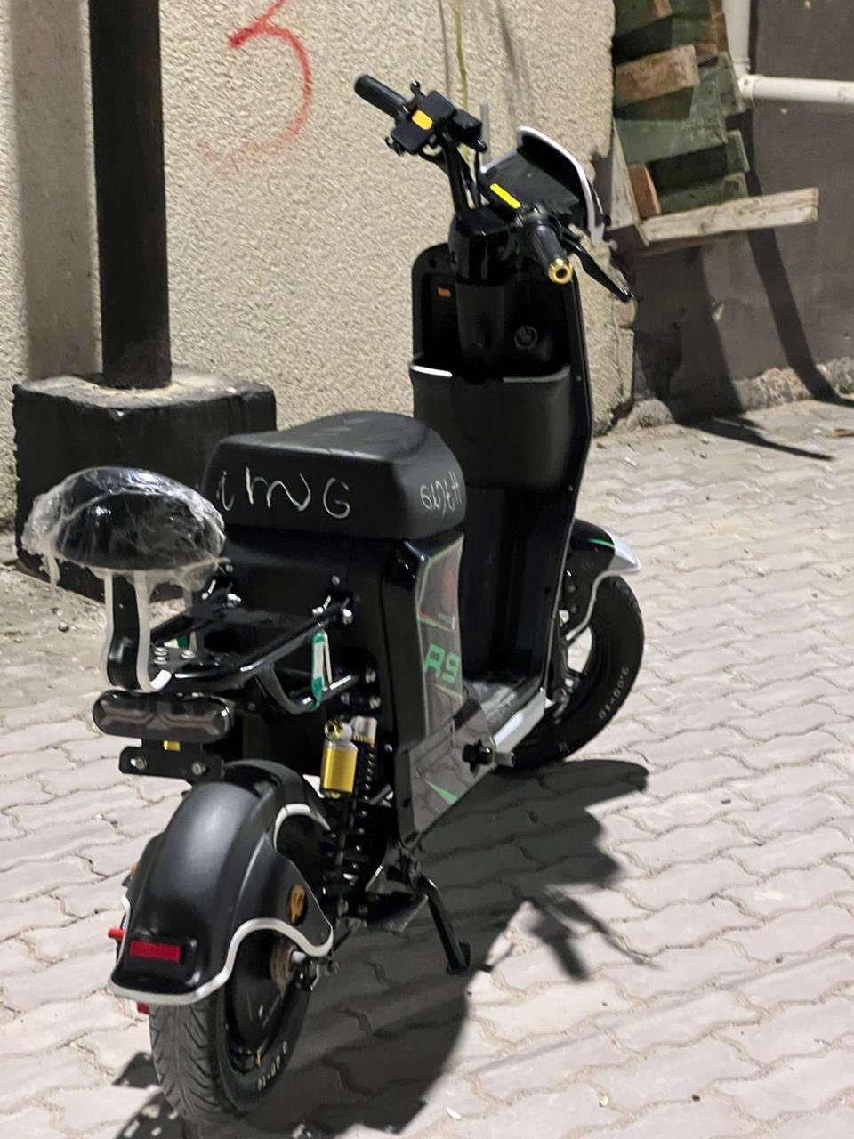 السلام عليكم 
R9
مستعمله اقل من الشهر نضافه 100 الدراجه كفاله من كلشي 
العنوان البصره ابو الجوزي السعر 500 وبيها مجال الرقم ***********
