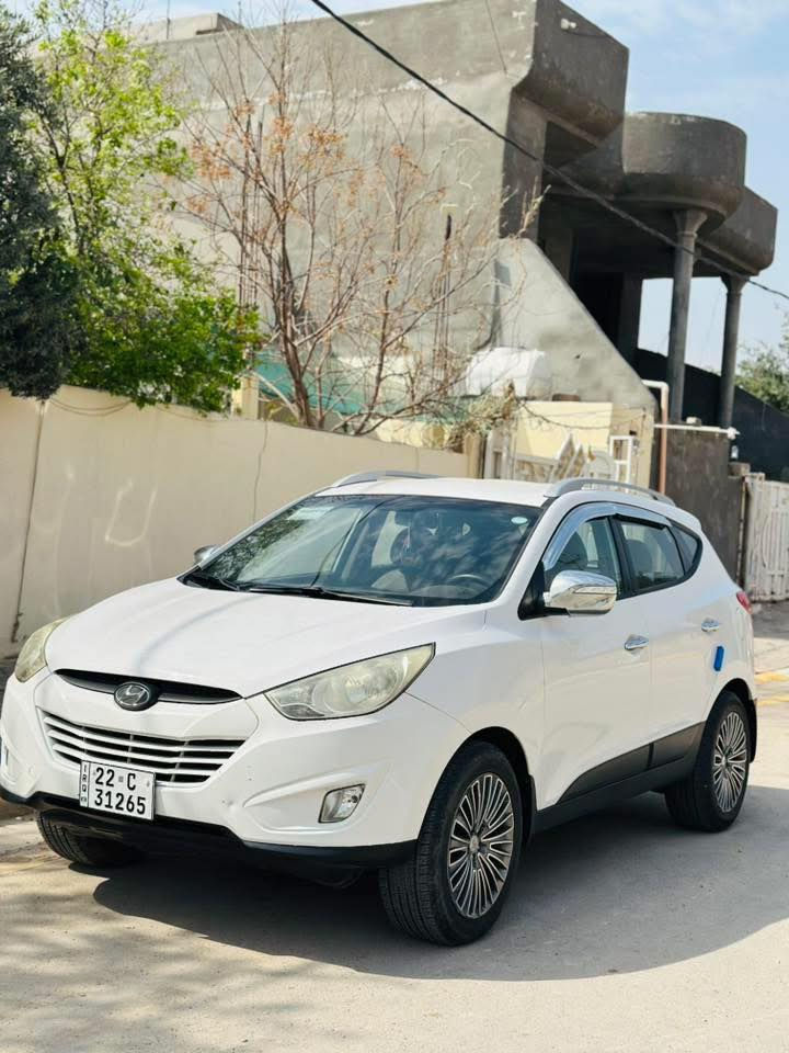 السلام عليكم للبيع توسان موديل 2013. ….  مكفوله  وجديده
السياره جديده ورقم اربيل الجديد تريد تحويل او وكاله ✅
محرك 2000 كير 6 نمر خليجيه✈️ ✈️
السعر ( 142 💰) وبيها مجال للشراي 
ويل فراشه + تخم تاير جديد 🛞
حساس خلفي + كامره خلفيه 
السياره جاهزه وجديده كلش
يده نيكل + اشاير مري 
مكان السياره واسط الزبيديه 
للستفسار اكثر الاتصال
سونار موجود بالصور 
***********  اتصال + وتساب
