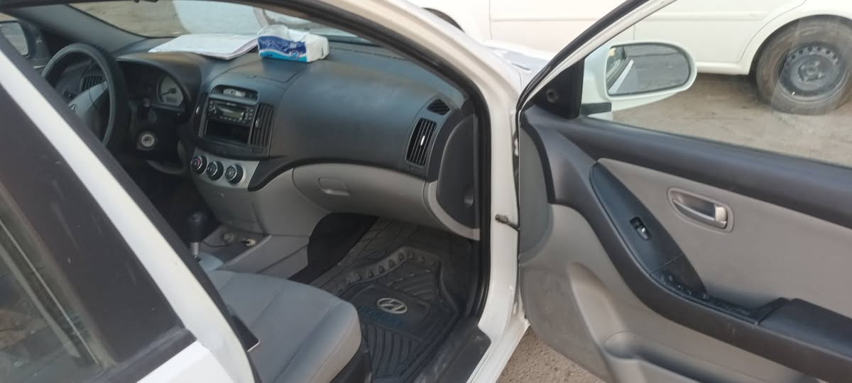 النترا للبيع او المراوس ٢٠٠٩ خليجي جدا نظيفة ١٦٠٠ المحرك . رقم بغداد 
بيها قطع صبغ بس اعتبرها مصبوغه عام 
السعر ٧٥ قفل .
بغداد العطيفية .
***********
