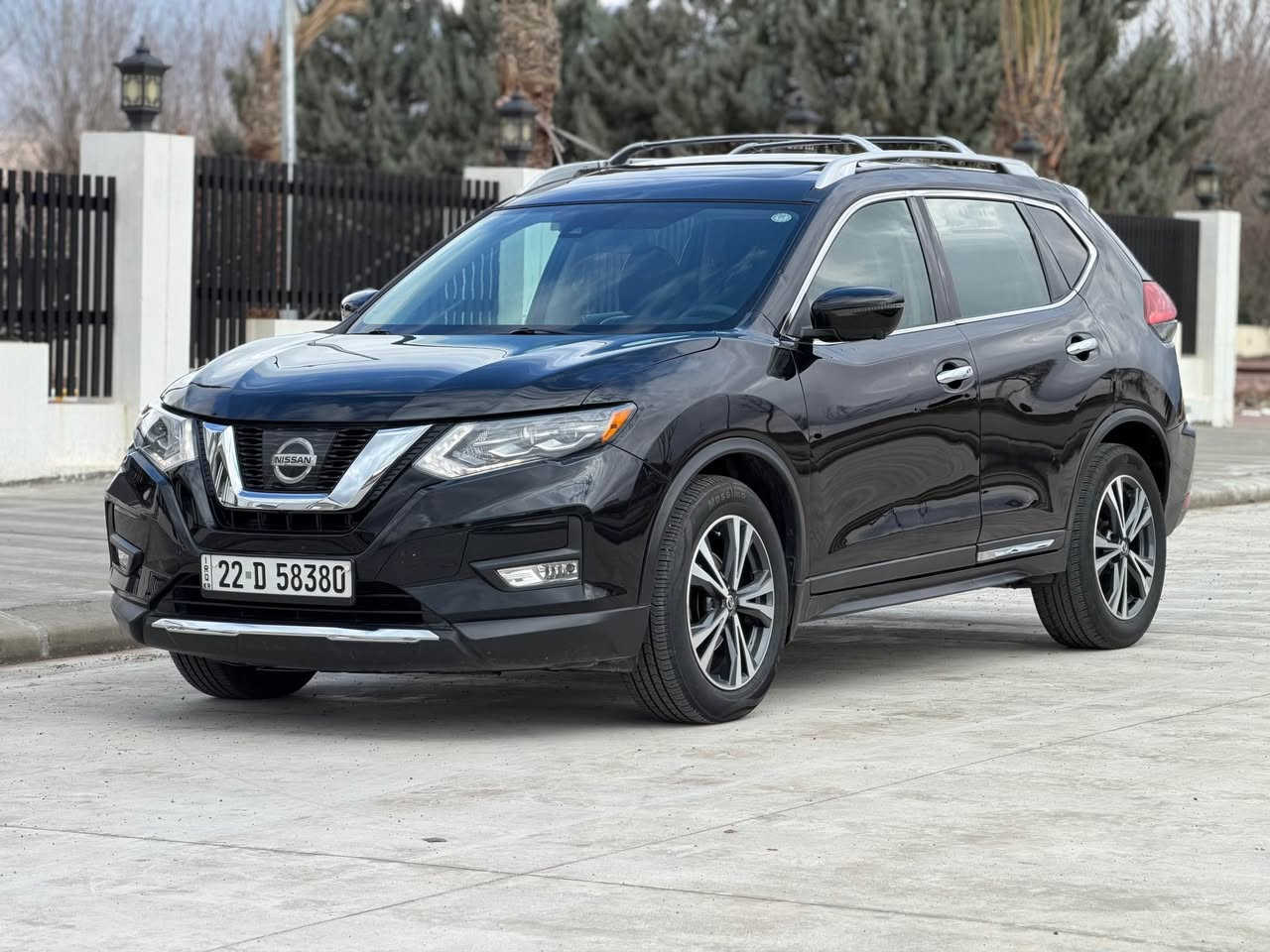 السياره العائليه 

نيسان روج  موديل 2017 ماشيه 49 الف ميل مواصفات SL الضرر بيها جاملغ خلفي بدون دواخل بدون ايرباگ  الايرباگ كلها سليمه شركة السياره بدون عالبارد بدون شخط بلا رصعات عالوضع الشركه ،  هزه جديده فحص جديد سنويه جديده تريد تحويل تريد وكاله جاهزين وبالخدمه { بصمه شغال عن بعد پانوراما شاشه كبيره  5 كاميرات رادار امامي رادارات جانبيه حساسات خلفيه مقاعد جلد مقاعد هيتر مقاعد تبريد مقاعد كهربائيه تبريد مركزي ويل كب كروم 4 تايرات تخم جديد ستيرن هيتر تحكمات ستيرن صندوق كهربائي  ويفتح بالريمونت والچلاق  بلوتوث  مصدر USB  مري كهربائي  اشاير بالمري لايت زينون بلاجكتور 
***********
***********
متوفر واتساب اكر, نينوى
