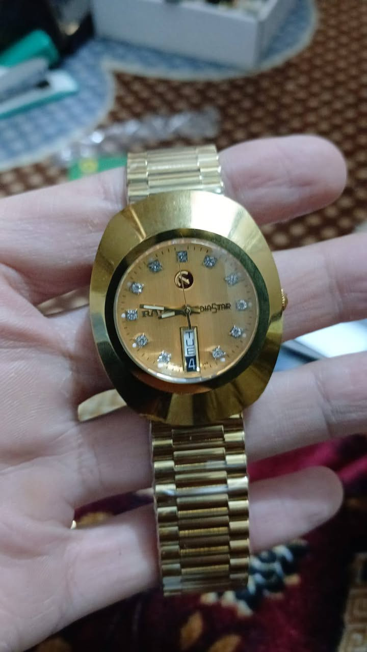 رادو دايستر
سويسري اصلي كاملة مكلمة  ٢٥ حجر 

مزاد 

غدا ساعه ١٢ ليلا ينتهي الوقت 

اي استفسار 

يرجى التواصل على الرقم 

***********
