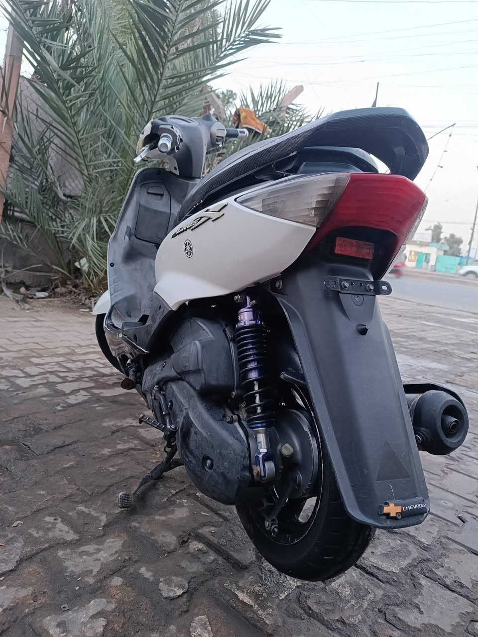 السلام عليكم
سكنس 110 ياباني ستان كهربائي 
الدراجه بلادي تزودها جاي وياها بلادي 
دبلات خلفي كشن فلنجه يدات بريك 
شلعه معدل سلف هندر كهربايات كلها شغاله 
سعر 750 وبيها مجال 
بغداد ***********
