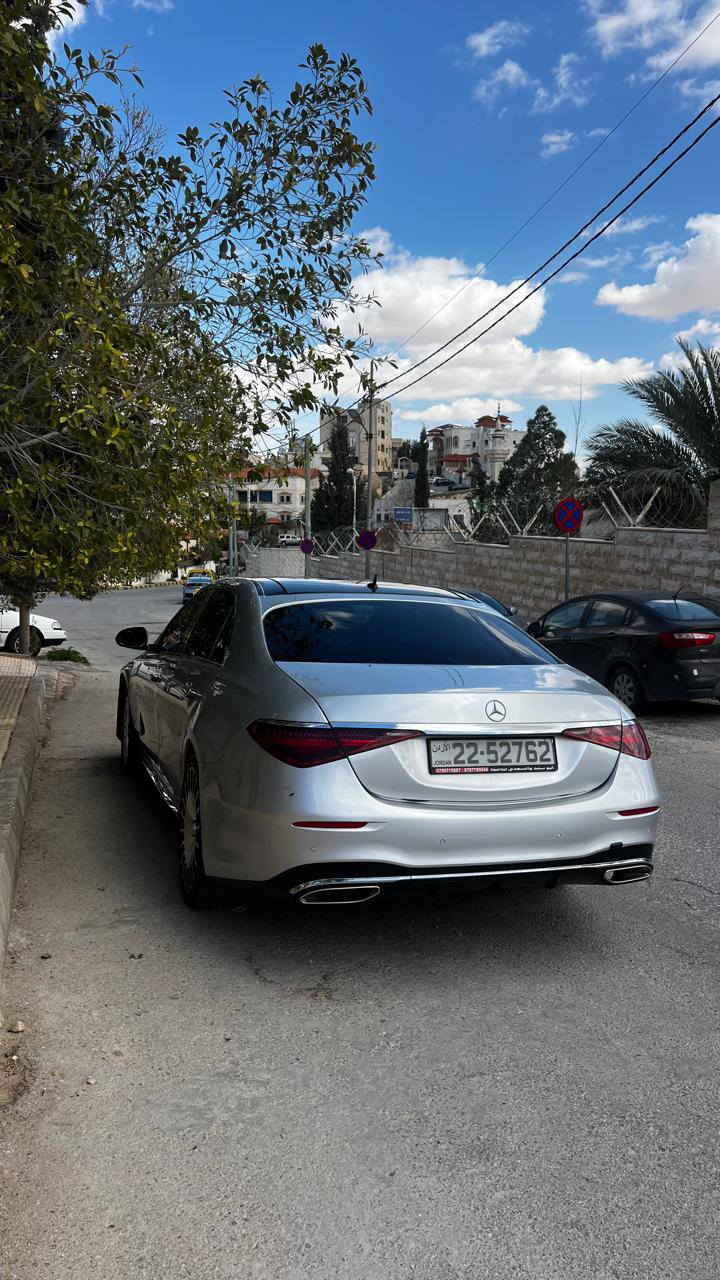 للبيع مرسيدس بنز ‏فئة S ‏ محدثة AMG 2025
‏المواصفات ￼

 بنزين وليس هايبرد بحالة الوكالة فحص كامل فل كامل غرفة بحالة الوكالة سقف بنورما غرف جلد طبيعي مدفأة ومبرد مع ذاكرة كراسي تحكم امامي خلفي كراسي مساج شاشات خلفية وإنارة ليلية ومساعدة على الاصطفاف وكميرا خلفية و حساسات امامي خليفي التنبيه من الاصطدام صندوق خلفي كهربائي أبواب شفط كاوشوك جديد صيانة كاملة لسيارة أضوية ليد و زينون جنط20 

مرخصة سنة كاملة 

🛑 قابل للبدل🛑

‏للاستفسار الرجاء التواصل على الرقم الهاتف 
٠٧٩٦٧١٥٨٨٧☎️￼


**إذا كنت صاحب هذا الإعلان وتريد حذفه لأي سبب، رجاءا أرسل رسالة إلى الدعم الفني**