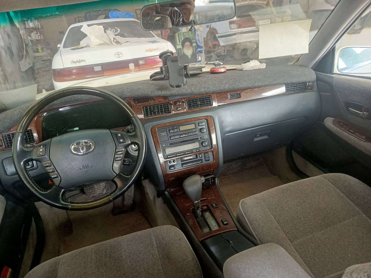 السلام عليكم ورحمة الله راس الثور فلات موديل 2000  مكينه فيشه وبطل 3000 مكفوله من الكص والنقل الجثه والحادث القوي مكفوله  من الصبغ العام  بس شرط حادث قوي مابيه  ابد راح اوظحلك مكان فقط  رقم كركوك مدفوع كمركه والظريبه  وباقي الرقم دفع رقم تحول ثاني يوم بسمك  شرط اسويلك وكاله الك حق التحويل السياره مكينه كير شرط حداديه 100بل 100  تخم تاير تبريد ثلج خلفي امامي بس لاغين الخلفي بس المامي السياره زلخ مابيه نظيفه كلش غرفته جديده سنتر لوك ستيرن كهربائيّ  دركه شاهينه اصل كرستال السياره  ماكو شي ميشتغل السعر 80 مكان السياره نجف كوفه اتصال ***********او *********** والسياره تاريه يهبل نعونه فول واحله من الصور شرط ونفس الكاتبه تجي وتشوف انشاء الله
