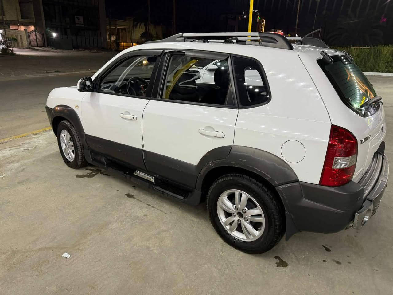 سلام عليكم توسان 2009 خليجي ماشيه 130
مكفولة كير محرك عل شركة
فقط بارد بسيط بالباب صدر 
بدون صبغ تخم تاير
السعر 115 وبيه مجال 
***********
مكان بغداد
