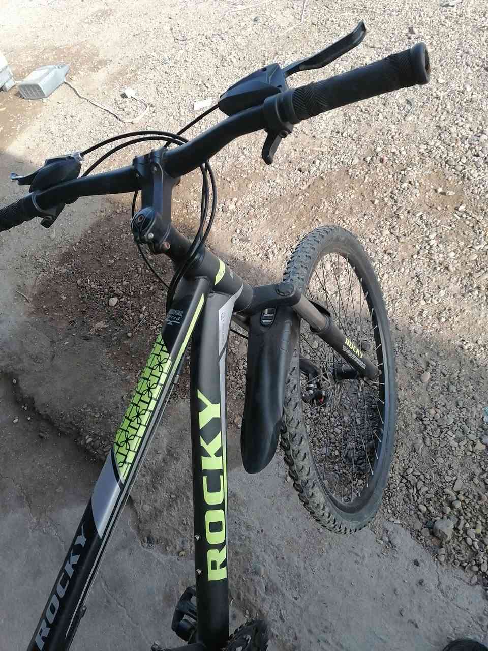 سلام عليكم باسكل للبيع بعده جديد رياضي ٨٠ وبيه مجال (***********
