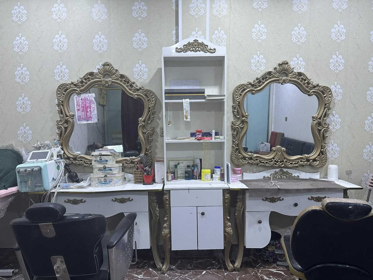 للبيع  الكرسي ٧٥ والميز. ١٠٠ الف


**إذا كنت صاحب هذا الإعلان وتريد حذفه لأي سبب، رجاءا أرسل رسالة إلى الدعم الفني**