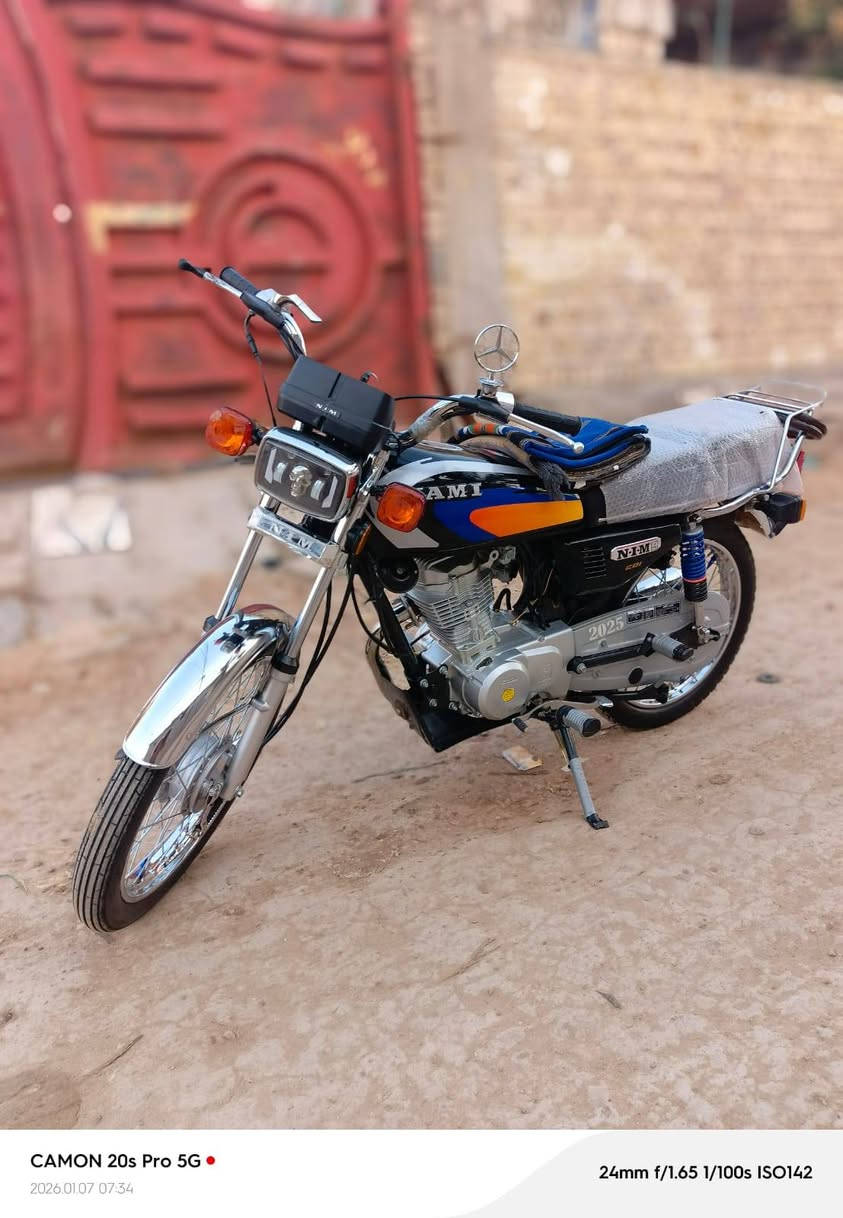 السلام عليكم .
دراجه اربعه كير شبه شلامجه موديل 2025 طالعه ب 2026 غراضه كله من احمد شهاب دراجه شلعه ومعدل أوراق سكنر تجي تفحص وشوف احله من الصورة السعر ( 725 وبيه مجال ) وهذا رقمي للاستفسار /***********
