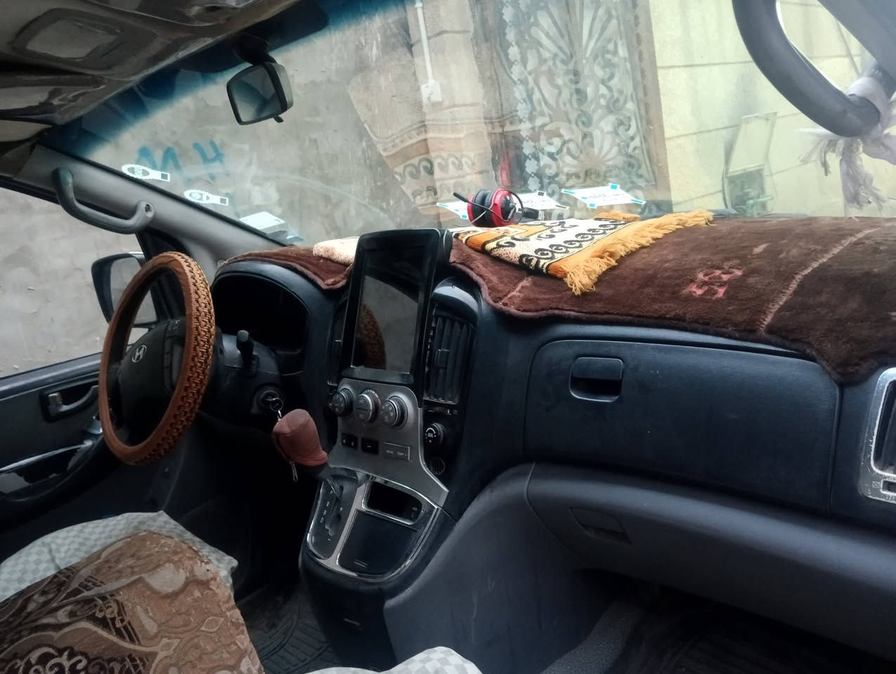 ستاركس موديل 2008 مسكر اوتماتيك رقم انكليزي سنويه جديده بأسمي سعر 135  بيه مدكر امامي صبغ فقط وباقي السياره مكفول سياره جاهزه للأستفسار *********** عنوان بصره
