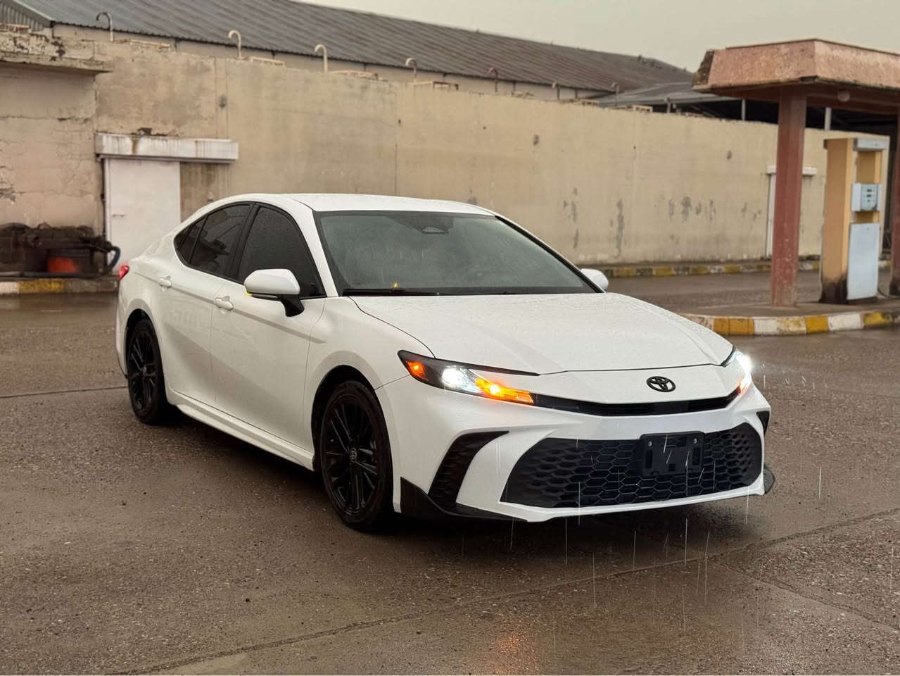 Toyota Camry SE Hev 2025 

حادث خفيف ✔️

جملغ واحد صبغ بدون دواخل بدون ارباك 👌
هايبرد و بانزين 🔋
كل شي بلادي شركة و بدون مصرف 💯
مواصفات SE المعروفة 🎖️

سعر 🔥 260 و مجال
مكان عقرة "ئاكرئ"
واتس اب و كورك *********** اكر, نينوى
