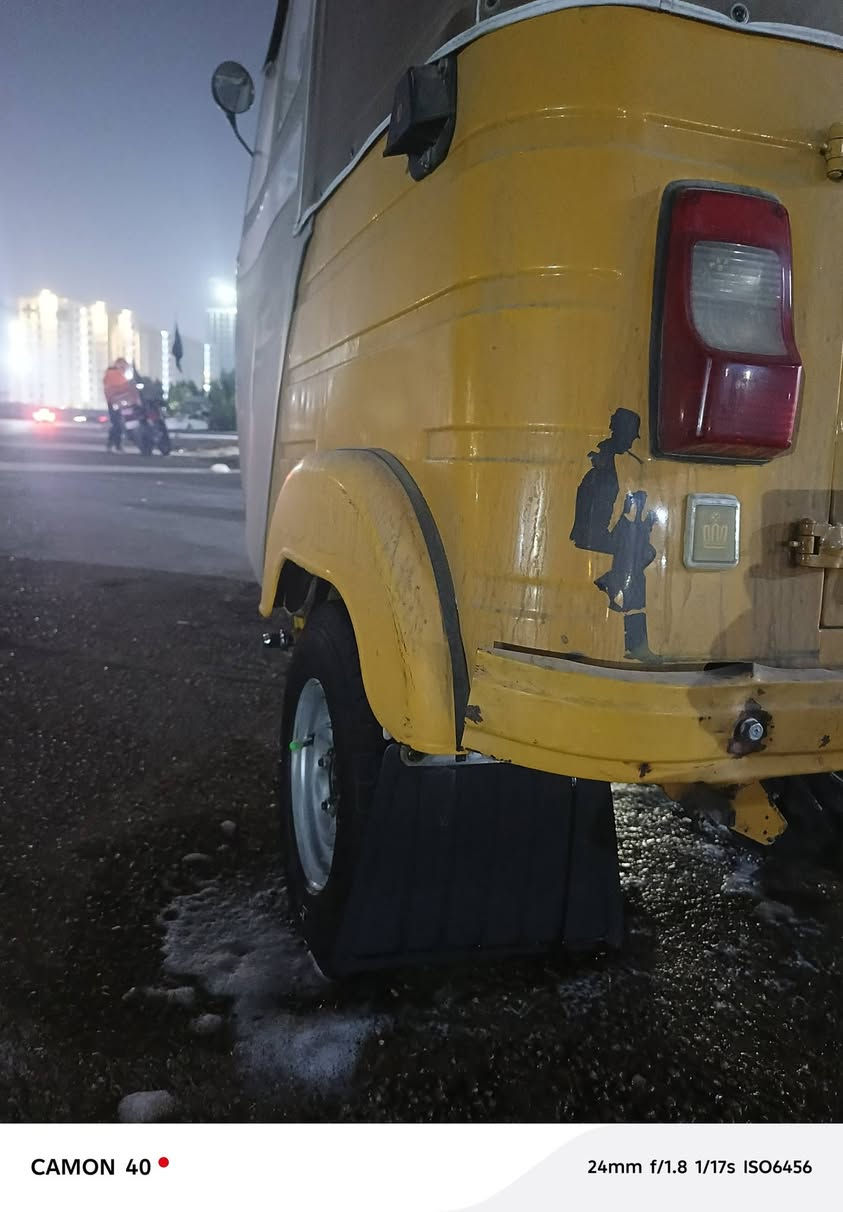 (متاح) سلام عليكم تكتك موديل 2020 التكتك نضيفة ومكملهة على ايدي ومابيه اي نقص والمكينه خير من الله تشغل وتطلع التكتك بيه صفحه صبغ وبارد ودوس معمره رقم وسنويه عربي تحويل ثاني يوم السعر 6 وبيه مجال اي استفسار هاذ رقمي  *********** بي واتساب ومتواجد
