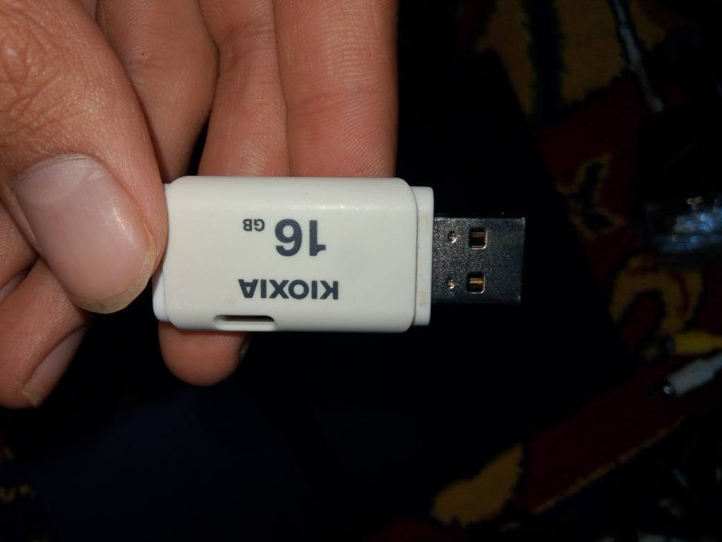 سلام عليكم بلي 2 نضيف للبيع مع جوستيك وحده وكامل ملحقاتة وفلاش ذاكرة 16GB تحتوي على 35 لعبة تحتوي على GTA وطوبة ومصارعة ولعبة سيارات واقعية وكريتوس وهواي العاب ويمكن يتحمل بعد الفلاش كلشي شغال ونضيف رايدة 60 وبي مجال للطيبين بلي يخبل ويسوة كامل غراض البصرة, العراق


**إذا كنت صاحب هذا الإعلان وتريد حذفه لأي سبب، رجاءا أرسل رسالة إلى الدعم الفني**