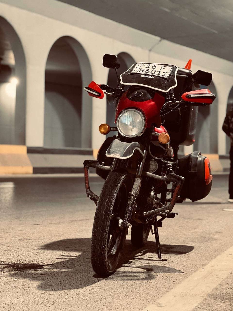 السلام عليكم
دراجه دايون جبلي  موديل 23
 طالعه بل ٢٤ شهر ١٢
رقم وسنويه دراجه. دبل امامي بي نضوح الباقي كله كفاله مكاني ديوانيه
للاستفسار الاتصال او مراسله ع رقم ***********
