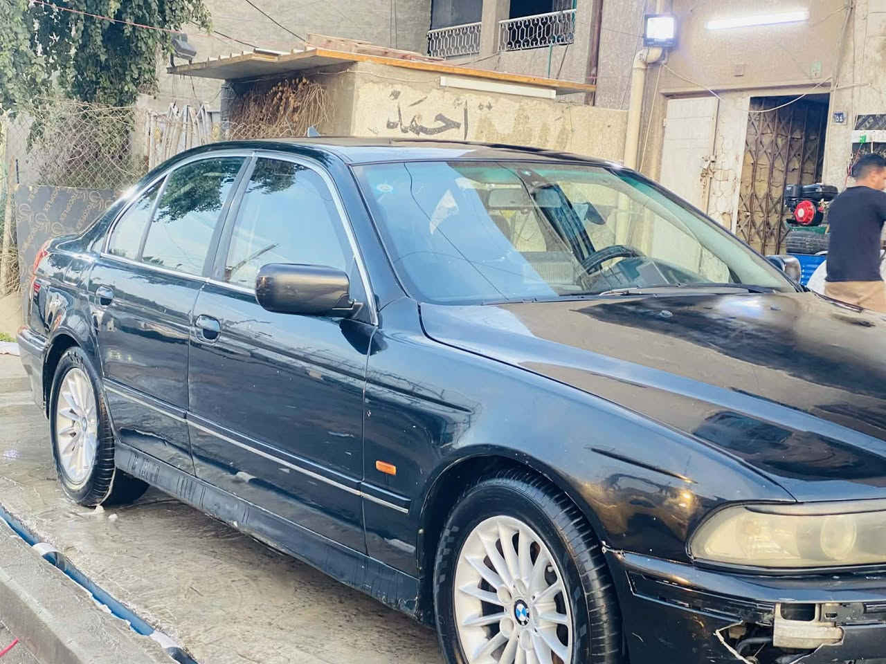 السلام عليكم من رخصت الادمن بي ام صقر  1998 بسمي 540 مكينه 44 داينمو مي فول من عده الفتحه بسمي السياره تحويل مباشر  بيها نقص بصيط  السعر 85 وبيها مجال بغداد البياع ***********
