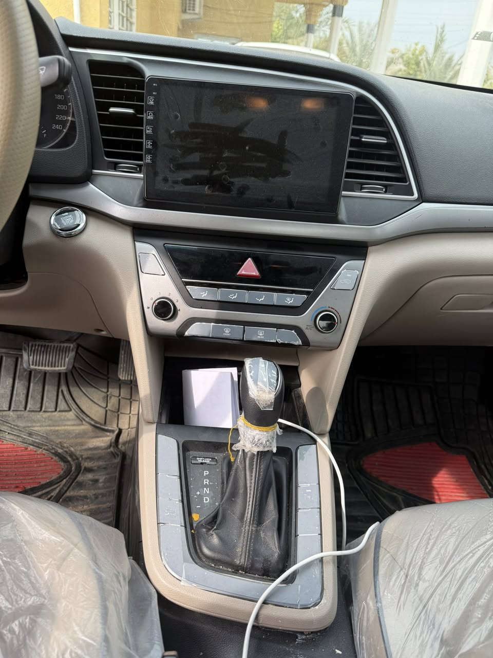 النترا موديل 2018 سوبر رقم أربيل بأسمي مكفولة ماشية 122 ألف السعر 157 وبيها مجال مكاني بغداد / أبي غريب 
***********
***********
