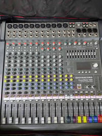 مكسر صوت يشتغل اخرس لان شايلين طبلة البوور مالته الجهاز نضيف حيل الي ي...