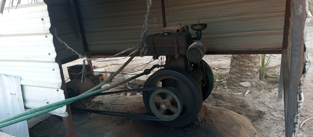 للبيع مولد هندي فلاوينين 8 حصان راس توليد 10 كيفي مولد نضيف كلش السعر ٧٥٠  مكاني بابل حصوه الاستفسار اتصل ***********
