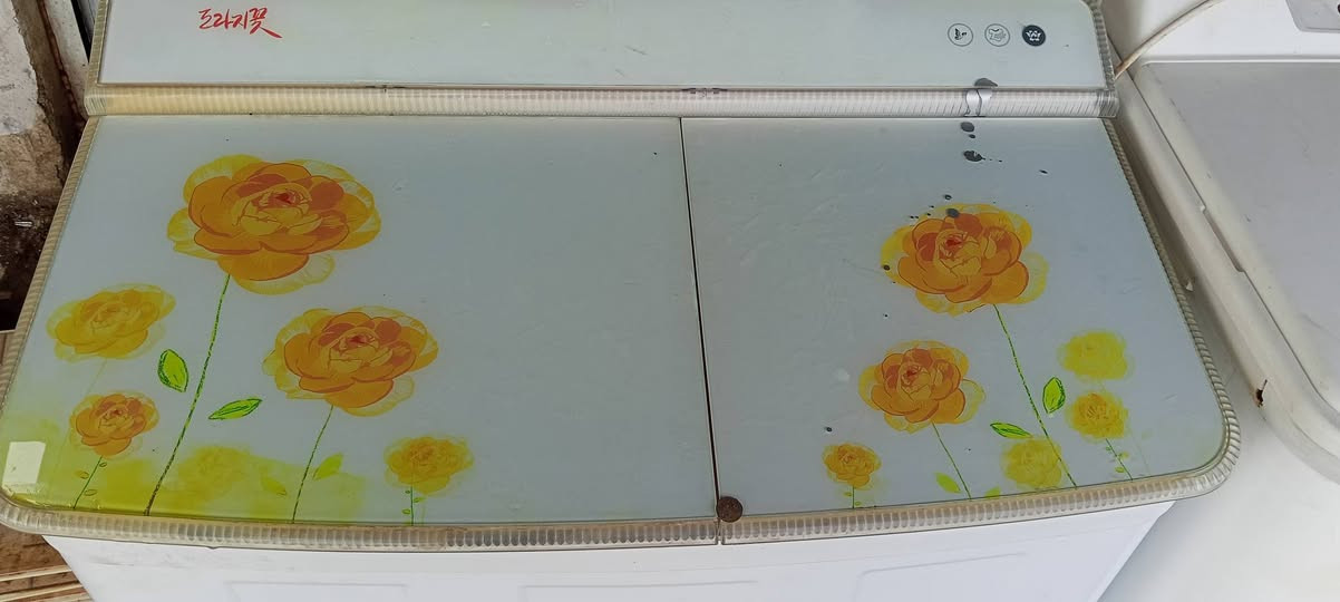 سلام عليكم اخوان عندي محل لتصليح وبيع الغسالات رقم موبايل ***********
