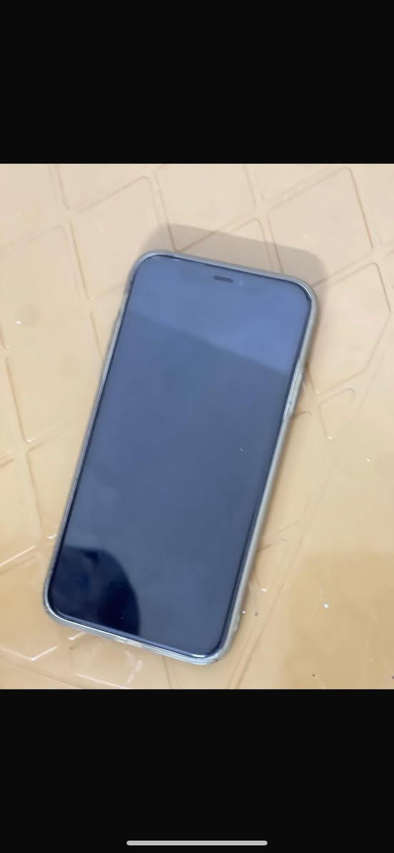 سلام عليكم ايفون 11 عادي نضيف مامفتوح مكفول رايده 256 وبي محال مكاني صلاح الدين قضاء الضلوعيه رقمي ***********
