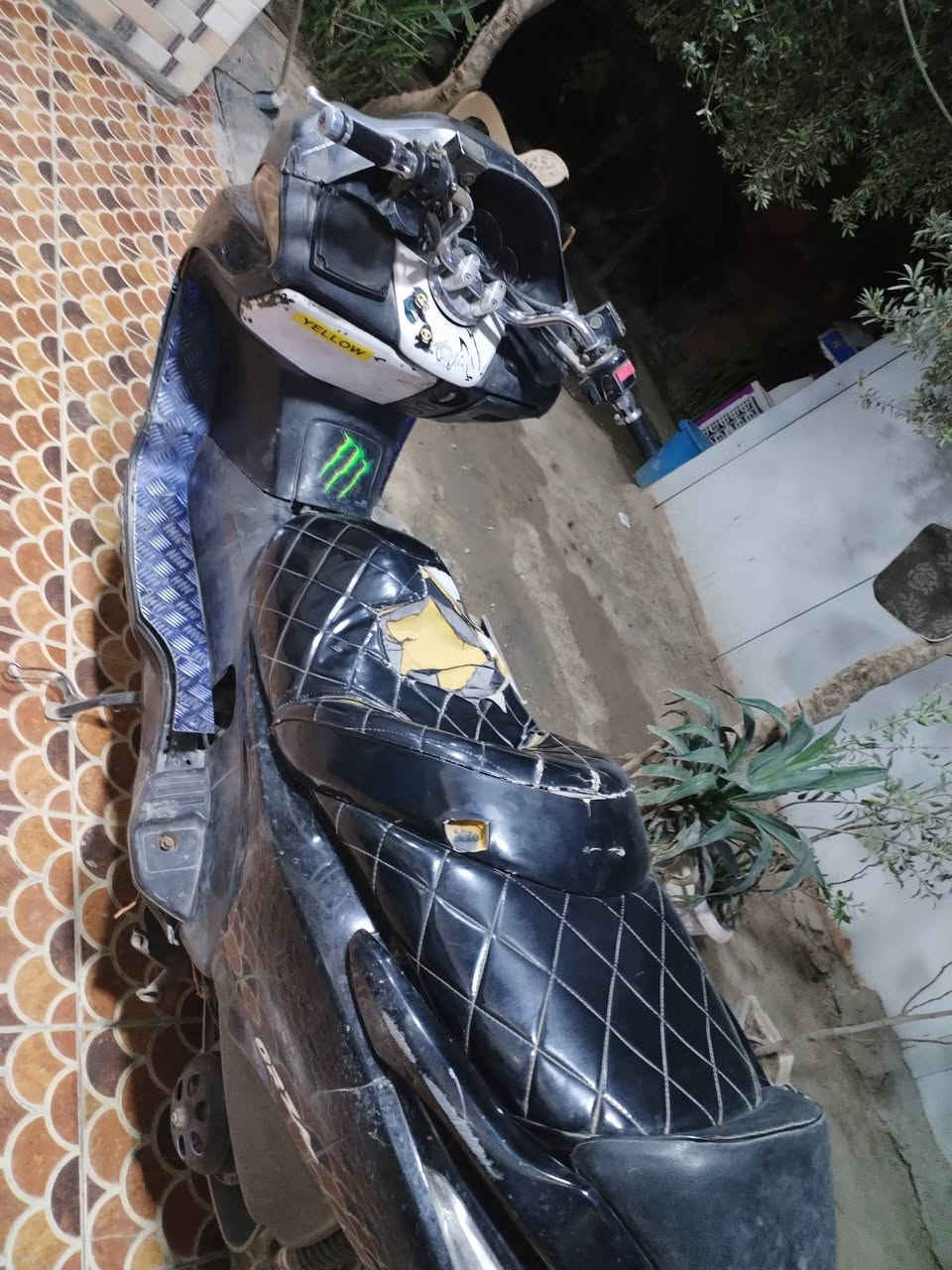 فورزه 08 للبيع ٥٠٠ وبيهه مجال محرك كفاله عامه عدا البصمه نضافه الكشر ٥٠ بالميه للاستفسار الاتصال على الرقم ***********
