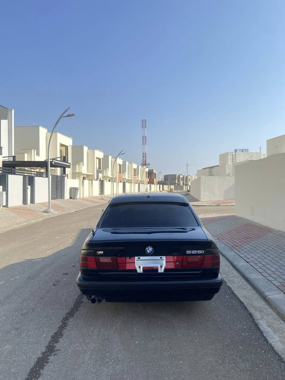 السلام عليكم الحلال للبيع 525
رقم نينوى الدولي تحويل ثاني يوم 

محرك كير شرط لاتنقيص ولاتبخير 
دبل ايرباك 
تخم تايرات وتخم ويل جديد 
صدر امامي خلفي جديد 
كير عادي طيران ارضي 
كشنات جلد 
شاشه كامراات 
منضومه زنون 
سنويه إلى 2029
هزه 2025
ترايك وين ميعجبك 
سنتر لك كامل حتى جنطه 
أربعه جام كهرباء 
كهربائياتها كلها شغاله
سستم سماعات ومضخم كامل ترج رج
تبريد تدفئه 
مكان السياره تكريت شراي اتصل ع رقم وتدلل***********
