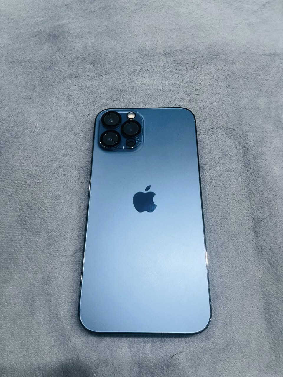 12 برو ماكس شرق اوسط بطاريه مرفوعه سعر 450 الف رقم *********** مكاني بغداد الرئاسه مال عبيدي
