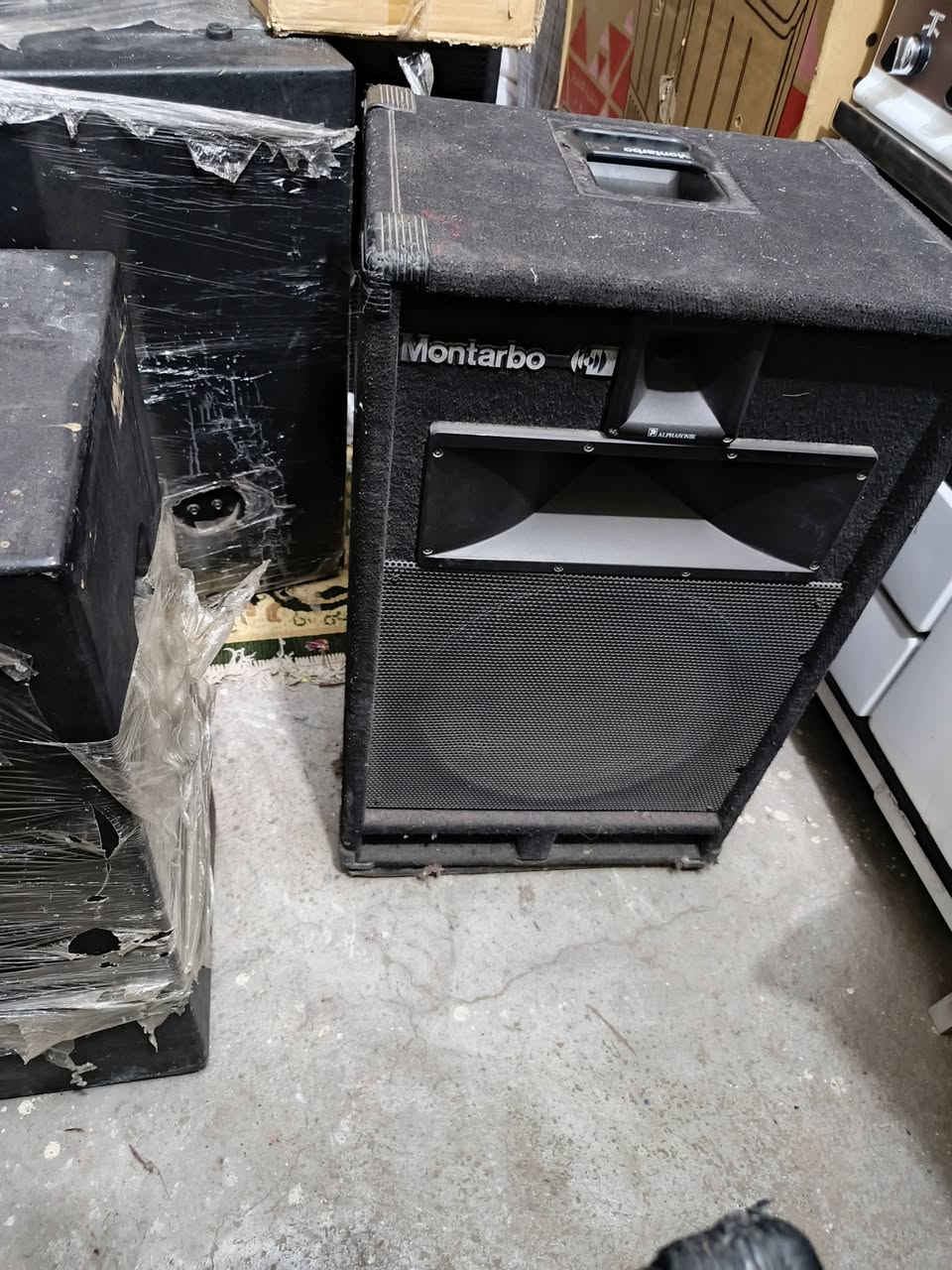 السلام عليكم ورحمة الله وبركاته للبيع زوجين سماعات ثنائي ٤٥٠ الف صوت ونقاوه خير من الله وزوجين ١٢×١٥ انج ٦٠٠ الف المكان واسط الصويرة


**إذا كنت صاحب هذا الإعلان وتريد حذفه لأي سبب، رجاءا أرسل رسالة إلى الدعم الفني**